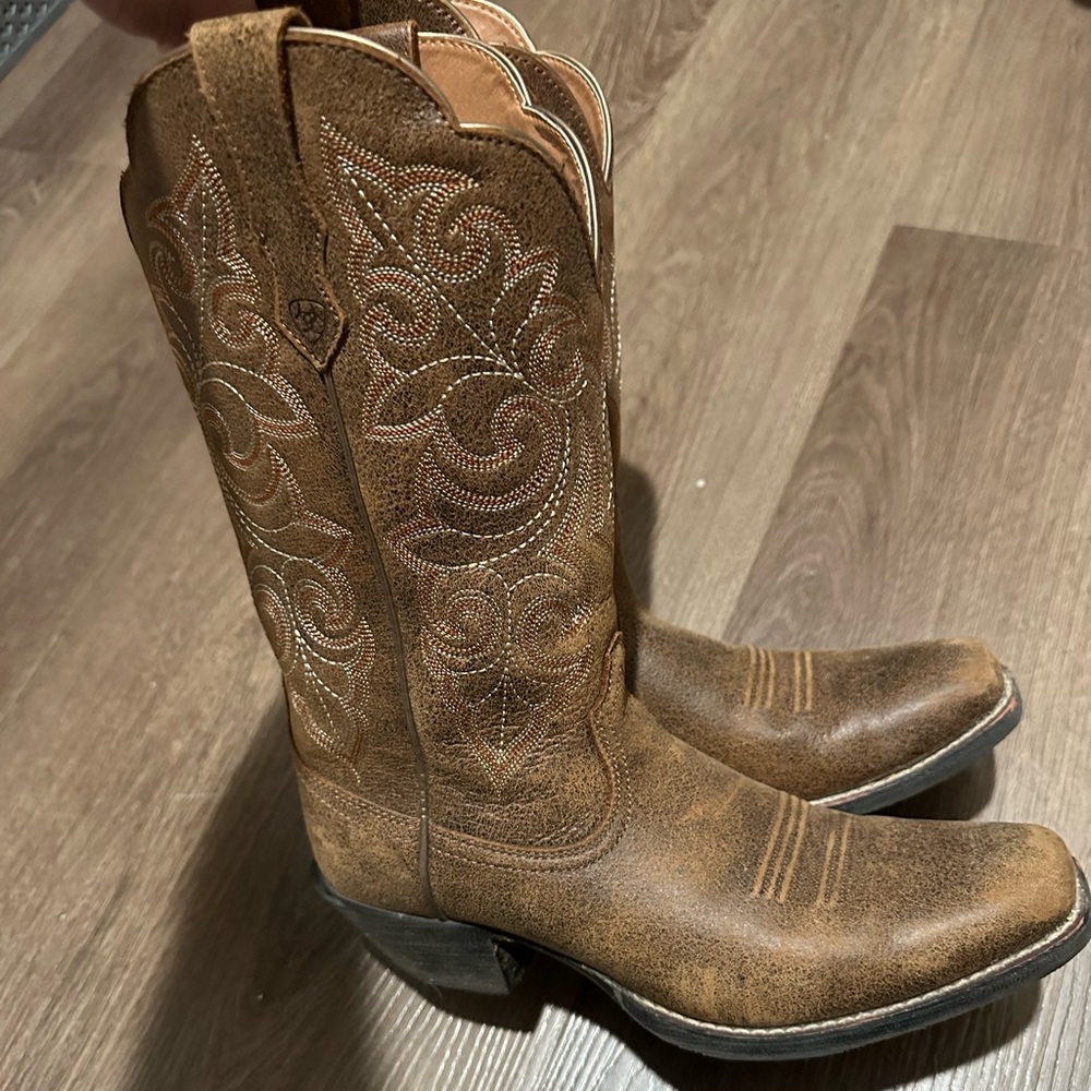 Ariat cowboy boots